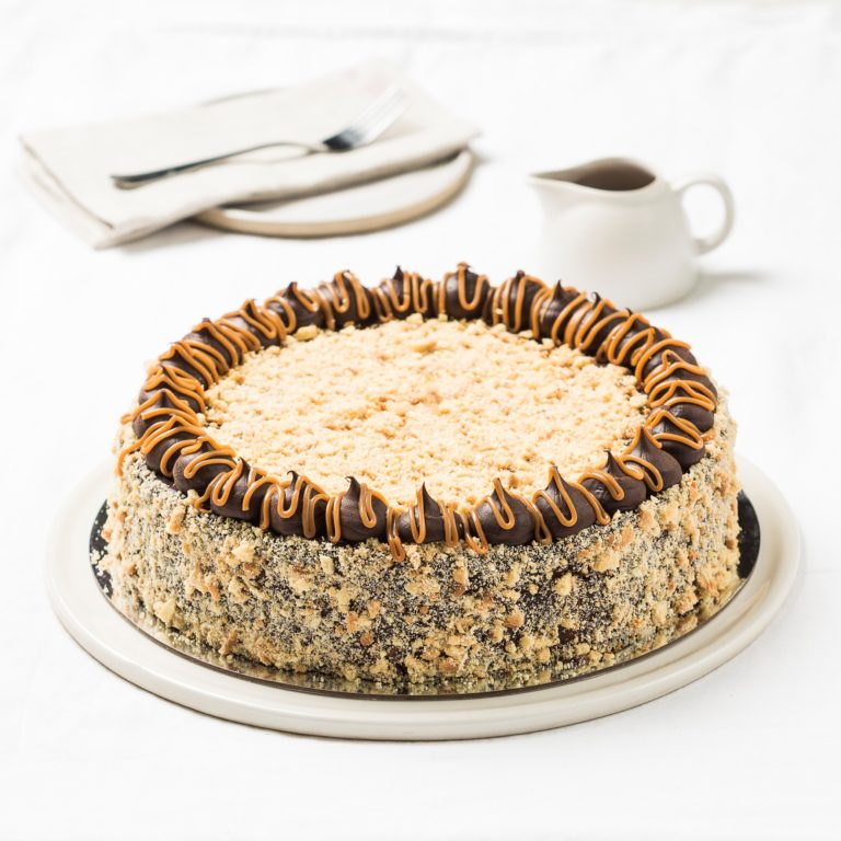 Golden Gaytime Ribbons and Bows Cakes